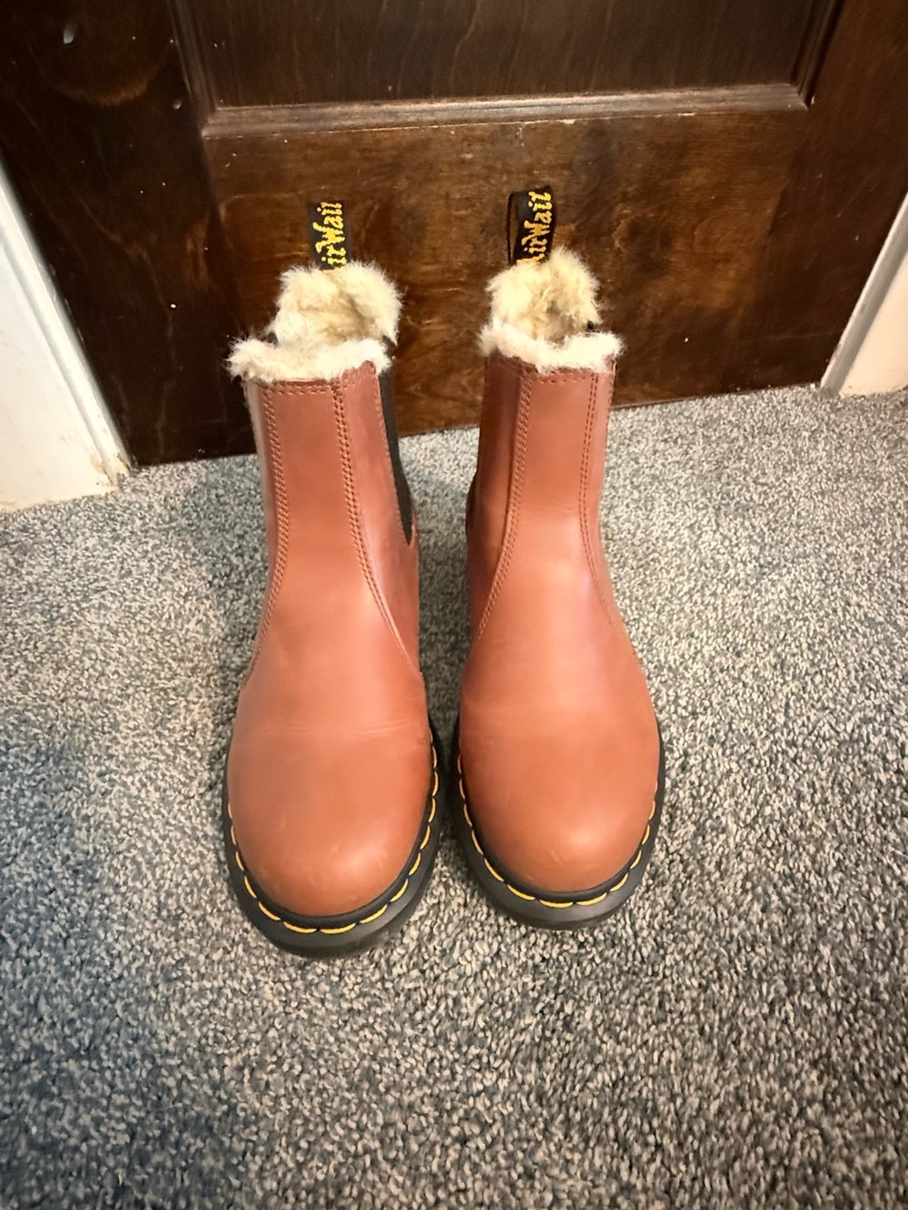 Dr. Martens Women's Tan Leather leonore Faux-Fur Chelsea Boots